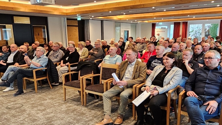 Teilnehmer der Infoveranstaltung im Hotel Germanenhof am 15.04.2024.